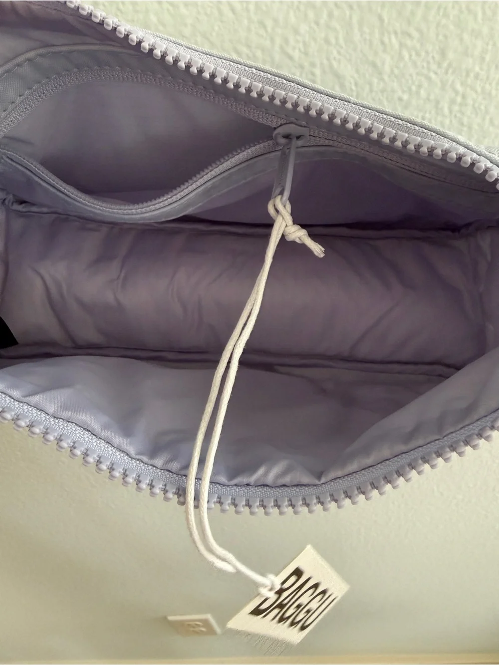 NWT BAGGU Swan Shoulder Bag in Lavender Grey - Picture 4 of 5